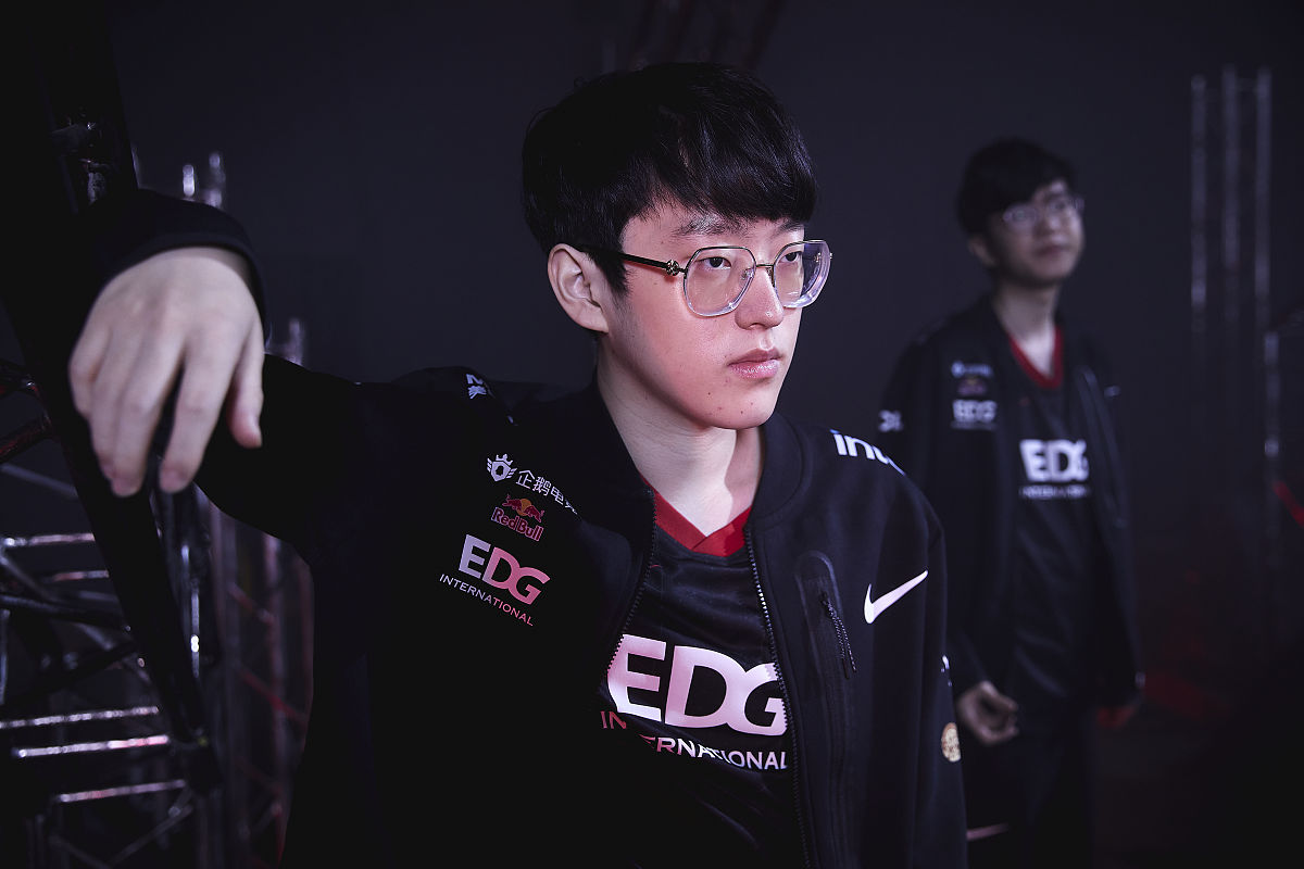 Faker在瑞士队比赛中败北,逆转引发热议!的简单介绍 Faker在瑞士队比赛中败北,逆转引发热议!的简单介绍